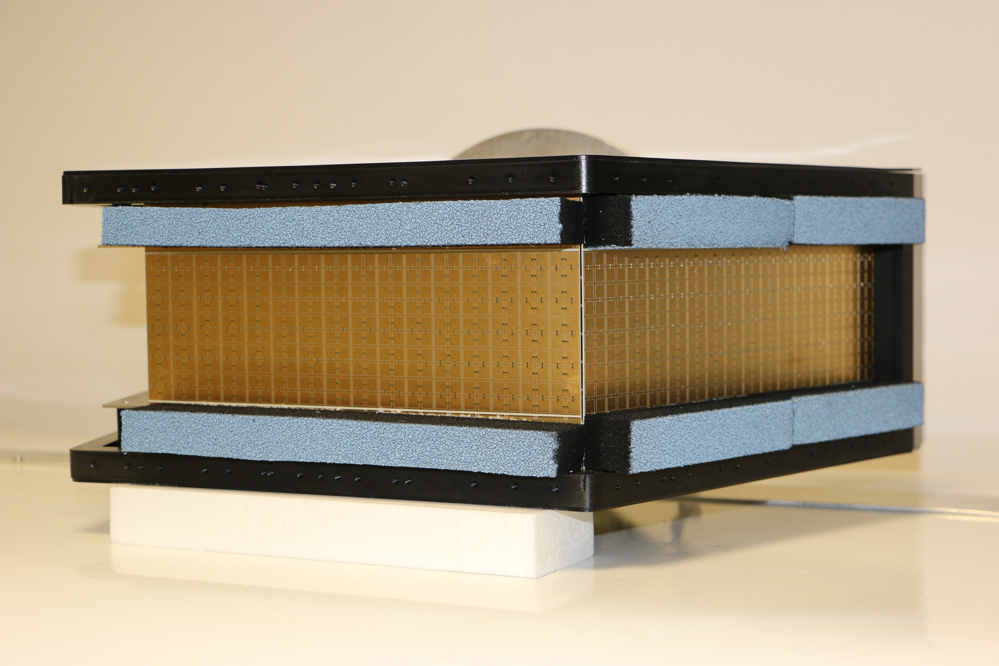 Abstimmbare Metamaterialien verbessern Antennenarrays