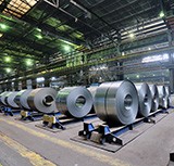 Das Sensorsystem vom Fraunhofer FHR hilft bei der Produktion von Stahlbändern im Walzwerk.
