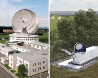 Links: Das Weltraumbeobachtungsradar TIRA (Tracking and Imaging Radar) wird vom Fraunhofer-Instituts für Hochfrequenzphysik und Radartechnik FHR am Standort Wachtberg bei Bonn betrieben. Rechts: Schematische Ansicht Radarnetzwerk zur Weltraumüberwachung bestehend aus GESTRA EUSST Empfänger (Vordergrund) und GESTRA-System (Hintergrund).