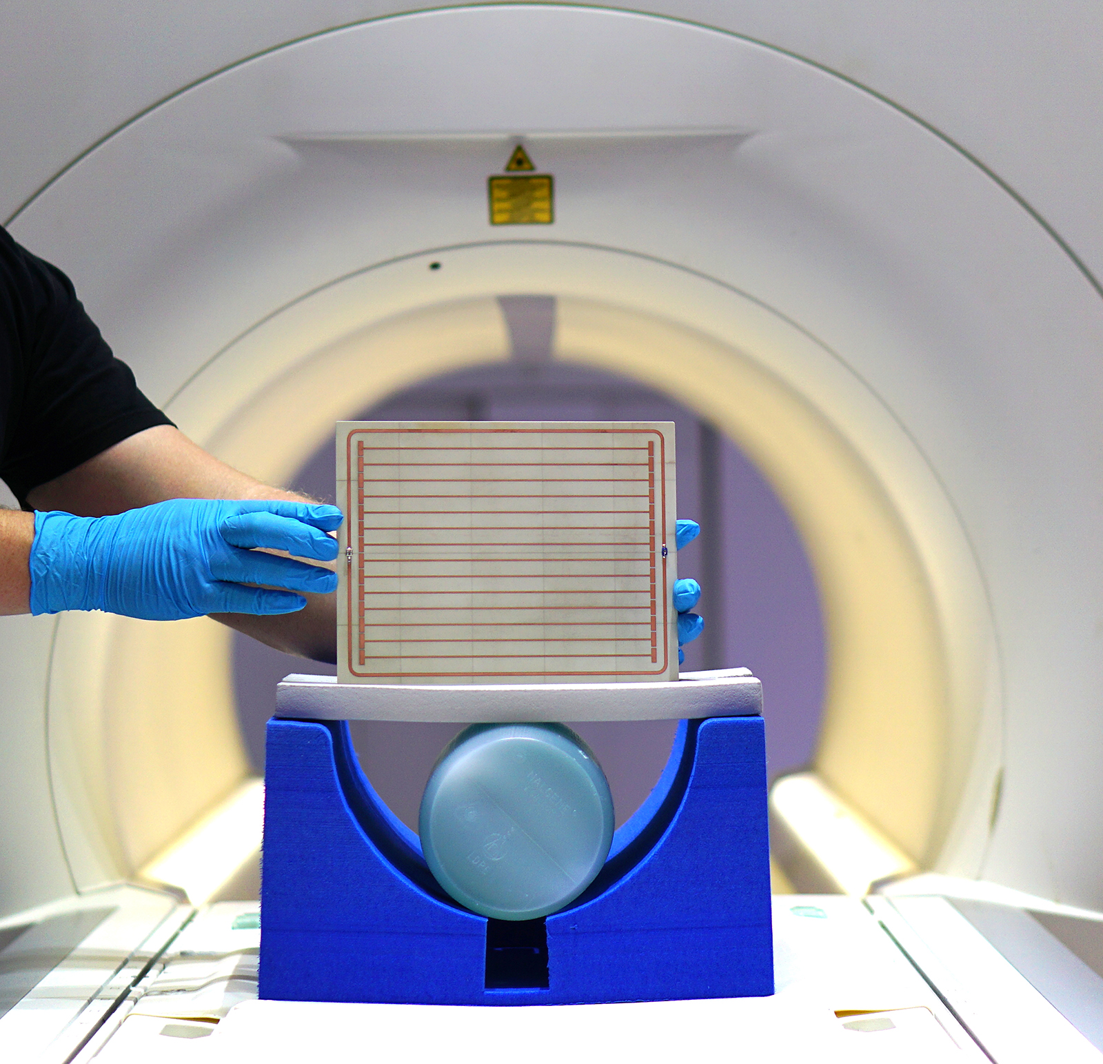 Experiments with the metamaterial disk in a magnetic resonance scanner identified as much as a fivefold increase in measurement sensitivity. Experiments with the metamaterial disk in a magnetic resonance scanner identified as much as a fivefold increase in measurement sensitivity.