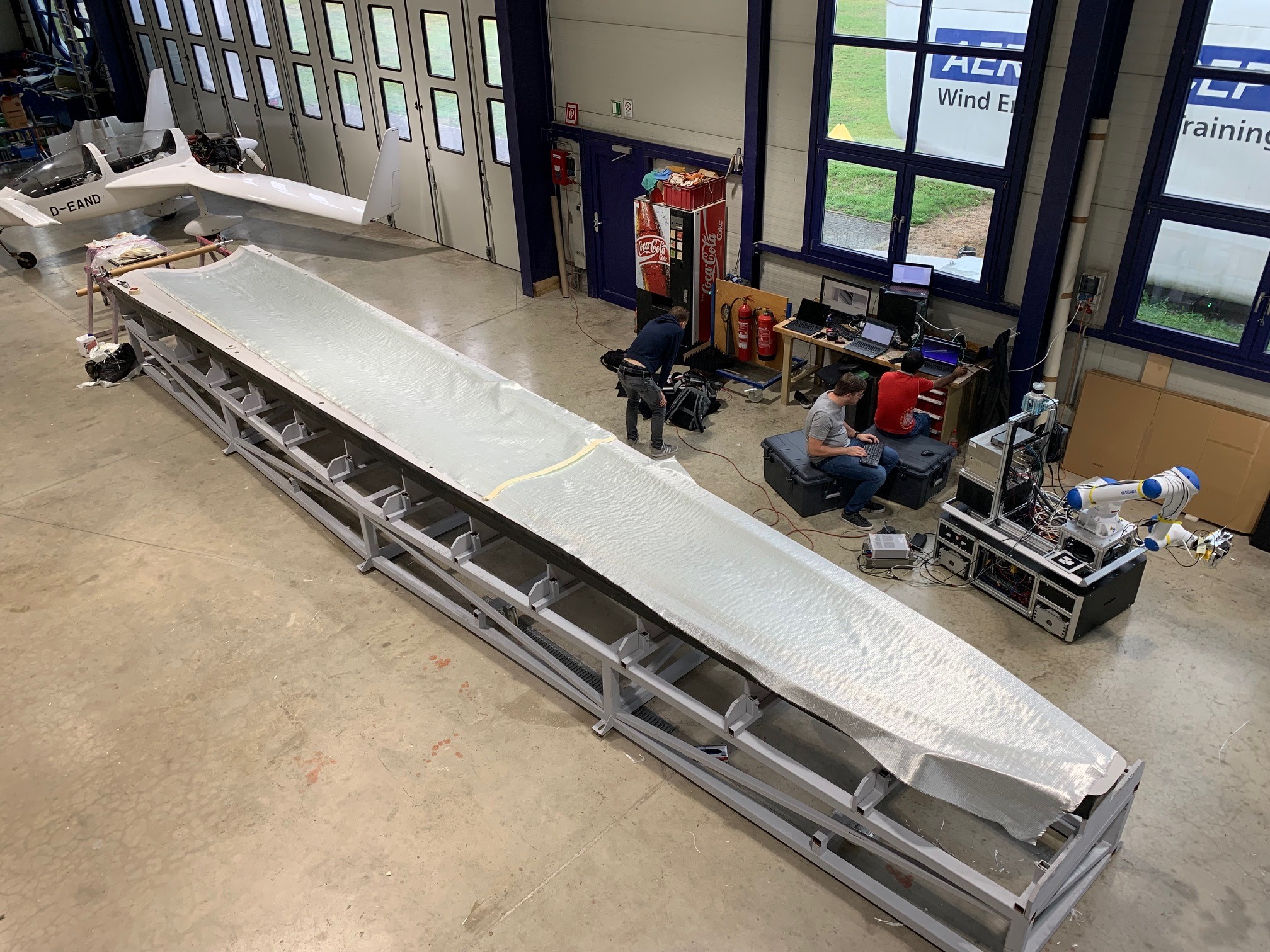 Rotor blade tip with the fiber layer package laid out at Aeroconcept GmbH. Rotor blade tip with the fiber layer package laid out at Aeroconcept GmbH.