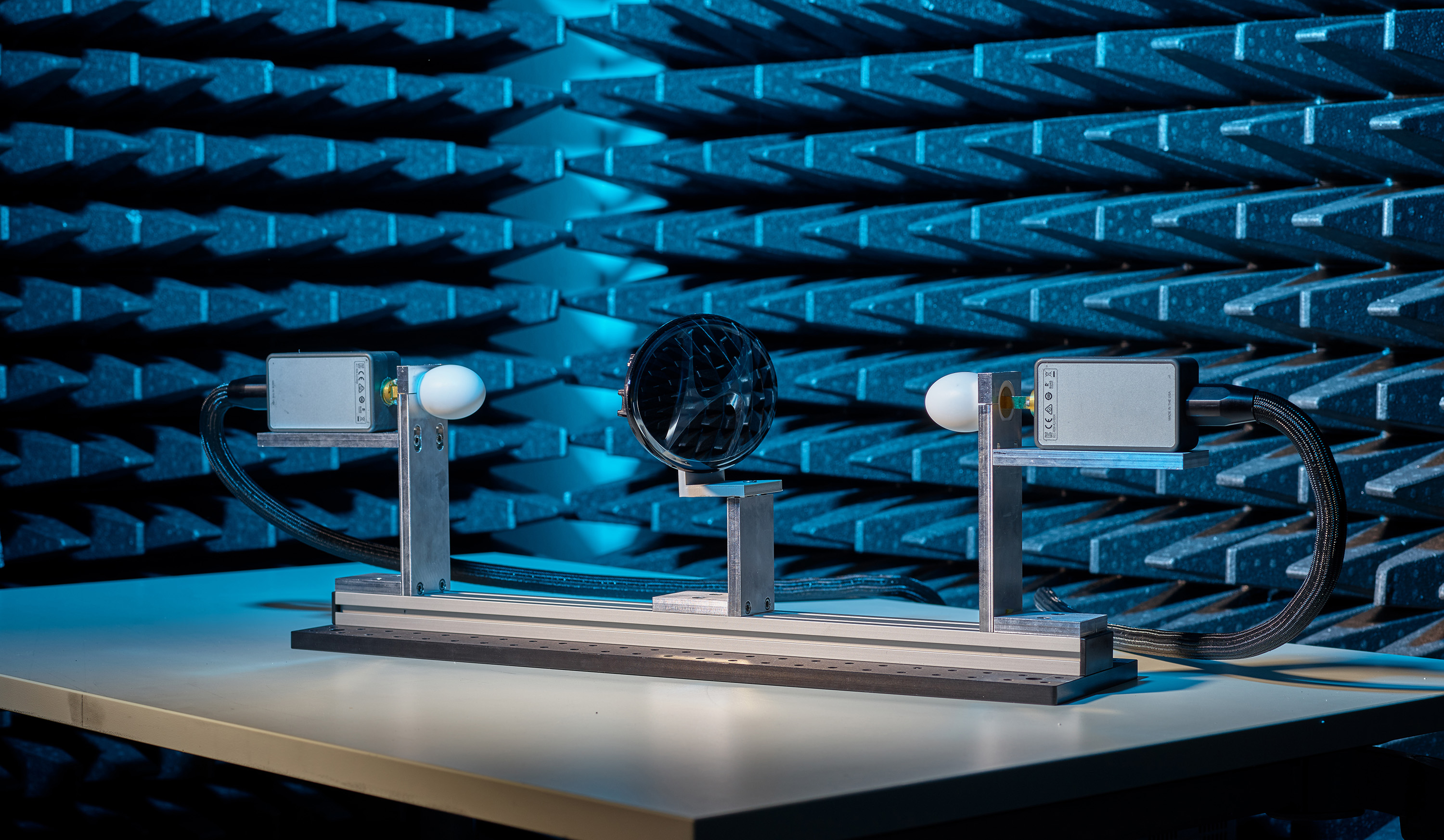 Metrological setup for the measurement and characterization of plastic parts.